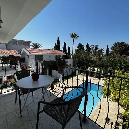 Holiday Homes * Templos