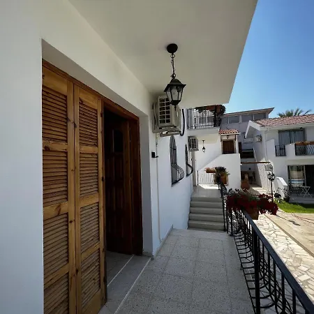 Holiday Homes * Templos