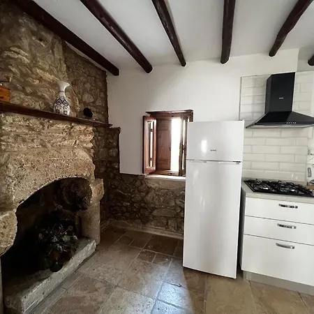 Holiday Homes Templos